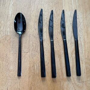 Brandani Cutlery Black Flatware Four 9.25” Knives One 8”  Spoon